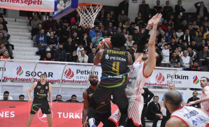 Aliağa Petkimspor sahasında Bahçeşehir Koleji'ni mağlup etti
