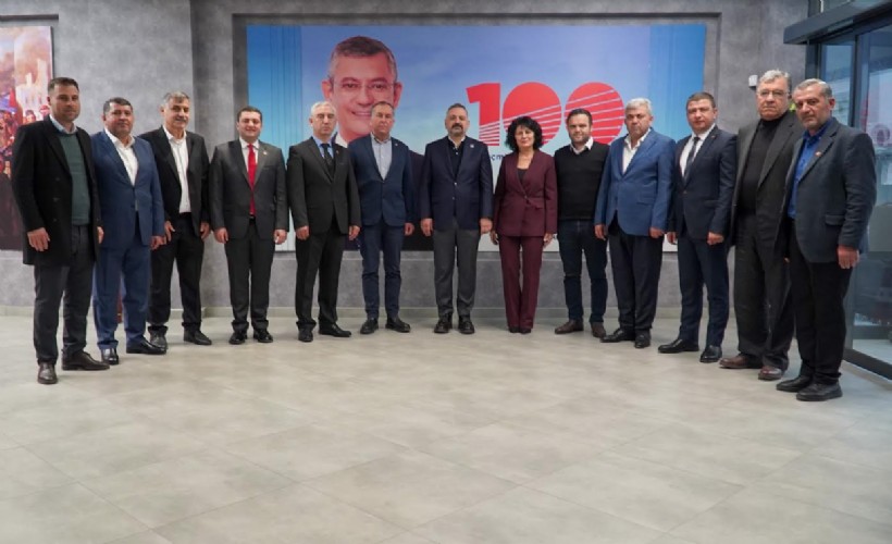 Aslanoğlu'ndan belediye başkan adaylarıyla ilk zirve