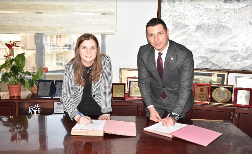 Balçova’da  memurlarla toplu sözleşme imzalandı