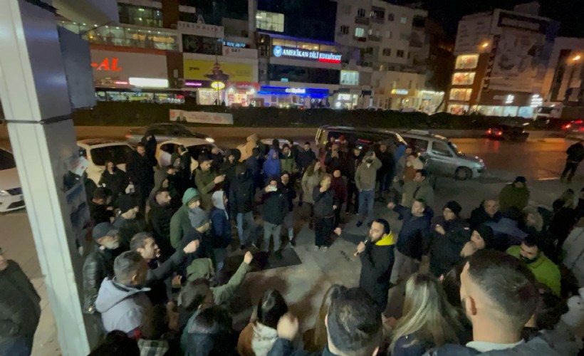 CHP Çiğli'de protesto sürüyor