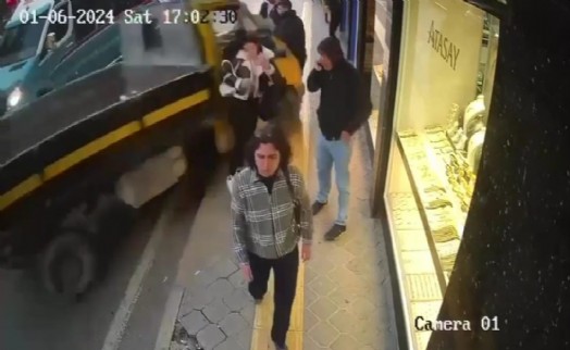 İzmir'de kamyonet yayalara çarpıp iş yerine dalmıştı, dehşet anlarını anlattılar