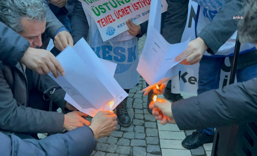 KESK İzmir Şubeler Platformu üyeleri bordro yaktı