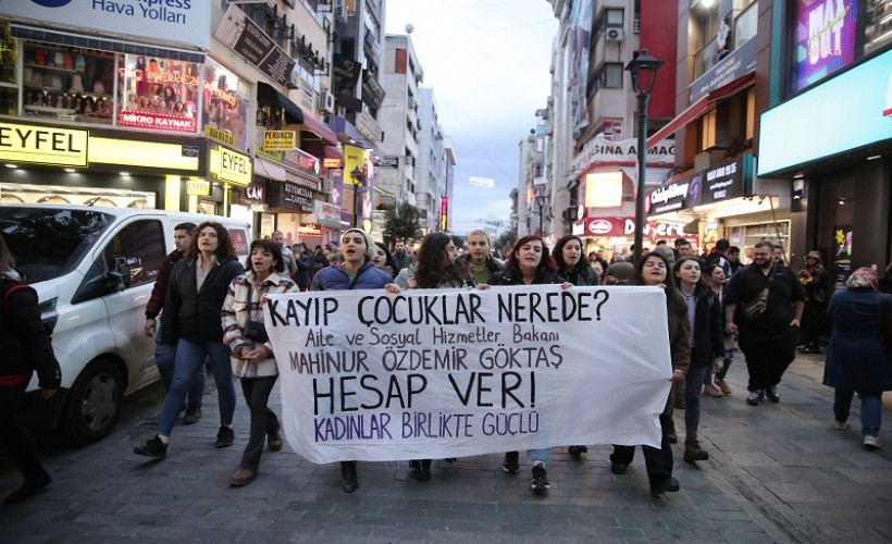 Kadınlar Birlikte Güçlü Platformu İzmir'de yürüdü!