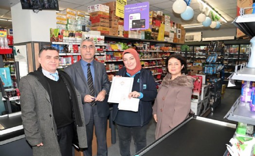 Karabağlar Belediyesi'nden esnafa büyük kolaylık