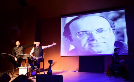 Uğur Mumcu, 'Unutma Bizi' oyunuyla Karabağlar'da anıldı