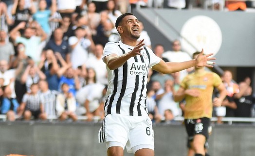 Altay'da 4 tecrübeli oyuncu kazan kaldırdı