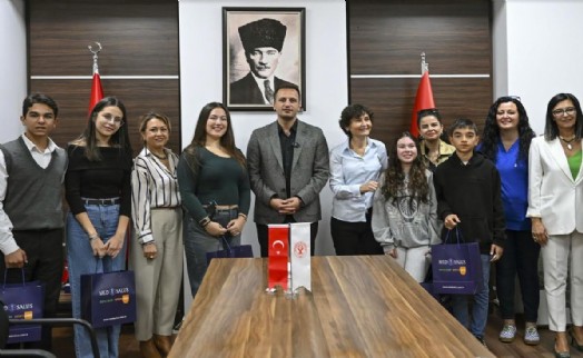 Bornova Belediyesi'nden diyabetli öğrencilere teknolojik destek