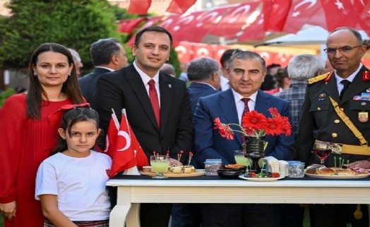 Bornova'da Cumhuriyet coşkusu