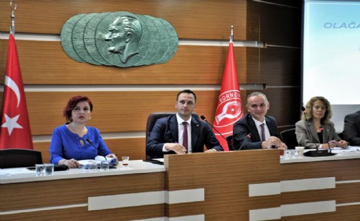 Bornova'da bütçe oy çokluğuyla kabul edildi: 'Bu mızrak bu çuvala ancak böyle sığar'