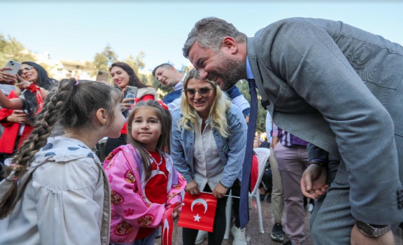 Bucalı minikler Cumhuriyet'in 101. yılını coşkuyla kutladı