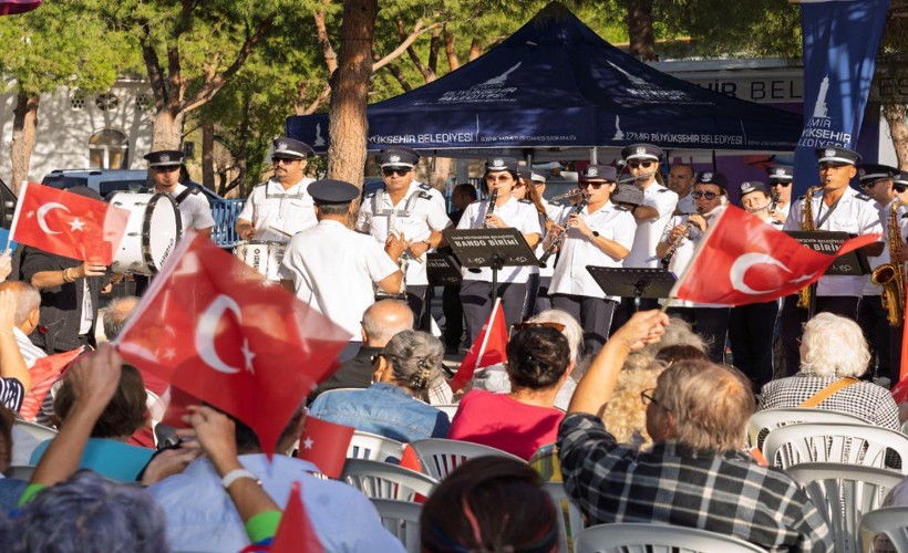 Büyükşehir 29 Ekim ruhunu merkeze uzak mahallelere taşıyor