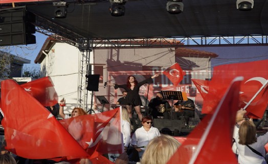 Çeşme Germiyan'da Cumhuriyet coşkusu