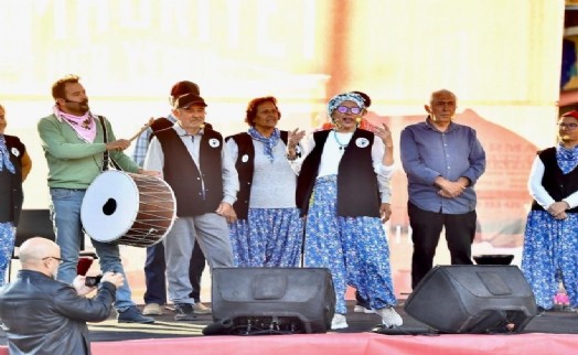 Cumhuriyet'in 101'inci yıl coşkusu Ulamış'ta