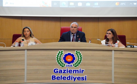 Gaziemir Meclisi'nde bütçe tartışması: Başkan Işık'tan 'Ben yazıp ben oynuyorum' mesajı