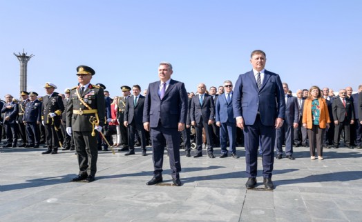 İzmir'de Cumhuriyet Bayramı törenleri başladı