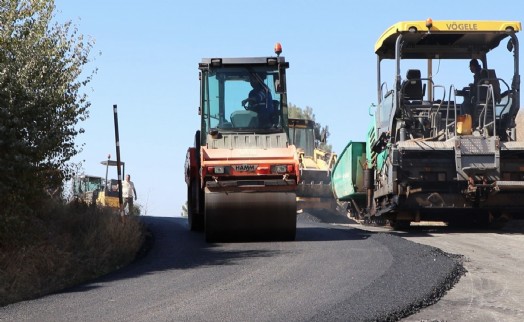 İzmir'in zirvesinde asfalt seferberliği: İZBETON ekipleri Bozdağ Kayak Merkezi'nin yolunu yeniledi