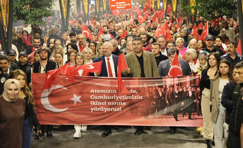 Menemen'de binler, Cumhuriyet aşkıyla yürüdü