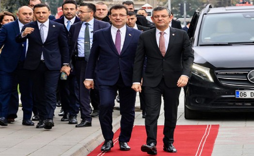 Özel'den 'siyasi yasak ve Cumhurbaşkanı adayı' açıklaması: 10 milyon kişiyle ön seçim!