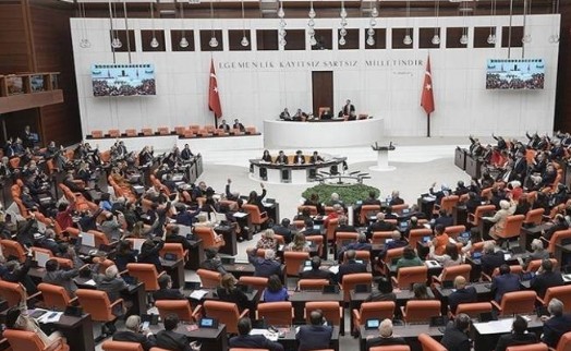 TBMM'de bütçe görüşmeleri tartışmalarla başladı: Muhalefetten uyarılar geldi