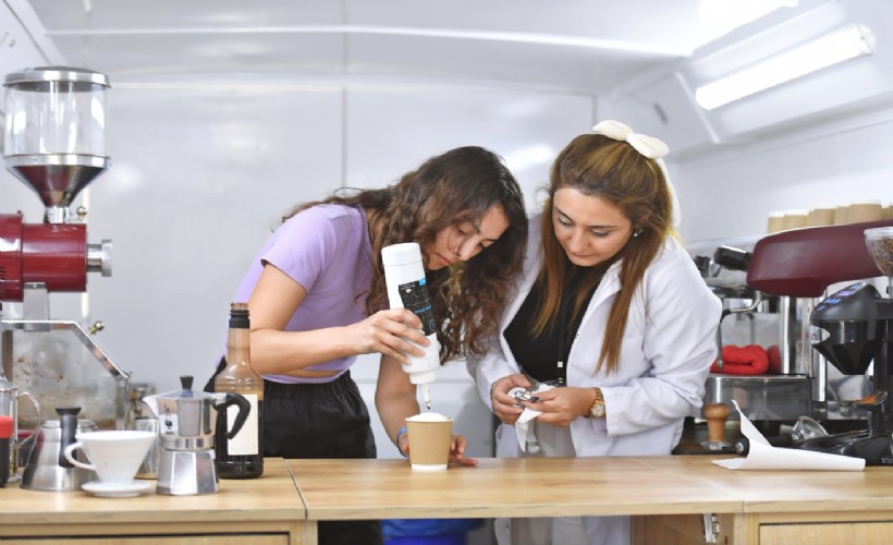 'Mobil Barista' otobüsünün yeni rotası gençlik merkezleri