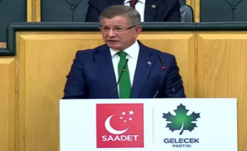 Ahmet Davutoğlu kürsüde İzmir'de yangında ölen 5 kardeşi gündeme getirdi: Gözyaşlarını tutamadı