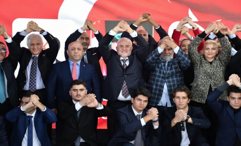 Anayol Partisi İstanbul İl Kongresi coşku ile gerçekleştirildi