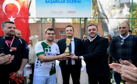 Bornova'da çalışanlar futbol turnuvası ile motive oldu