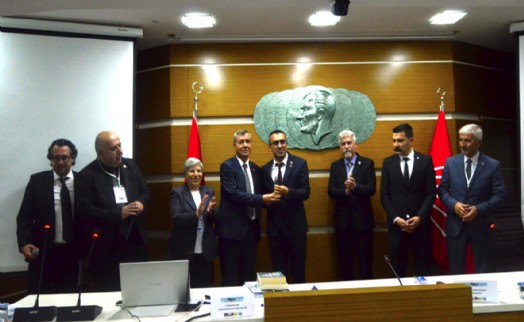 CHP Bornova'dan eğitim paneli: Sorun paydaşlarla çözülür