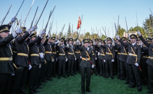 İhracı istenen Teğmen Ebru'nun başarıları