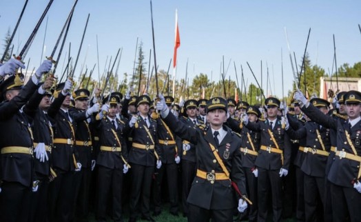 İzmir Barosu'ndan teğmenlere destek açıklaması: Mustafa Kemal'e tahammülsüzlüktür