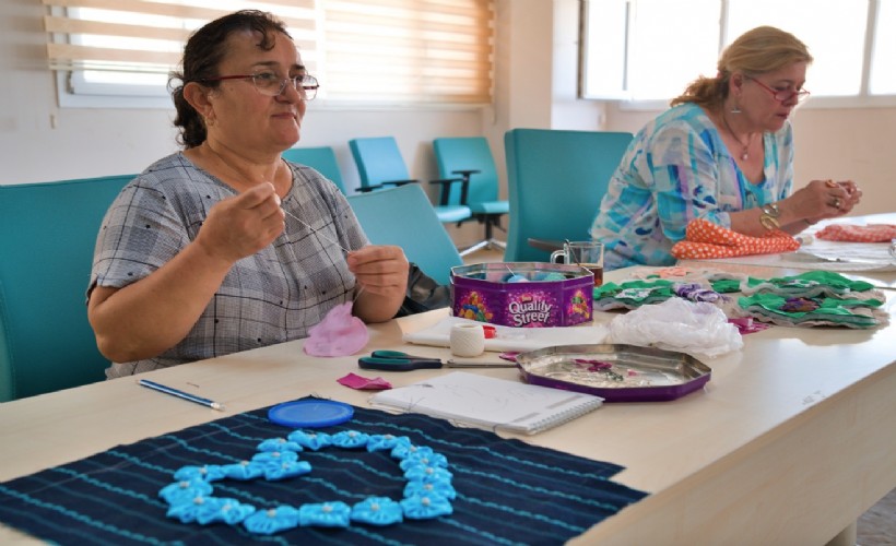 İzmir Büyükşehir Belediyesi kadınları yalnız bırakmıyor