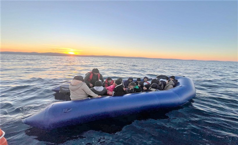 İzmir'de 99 kaçak göçmen yakalandı, 110 kaçak göçmen kurtarıldı