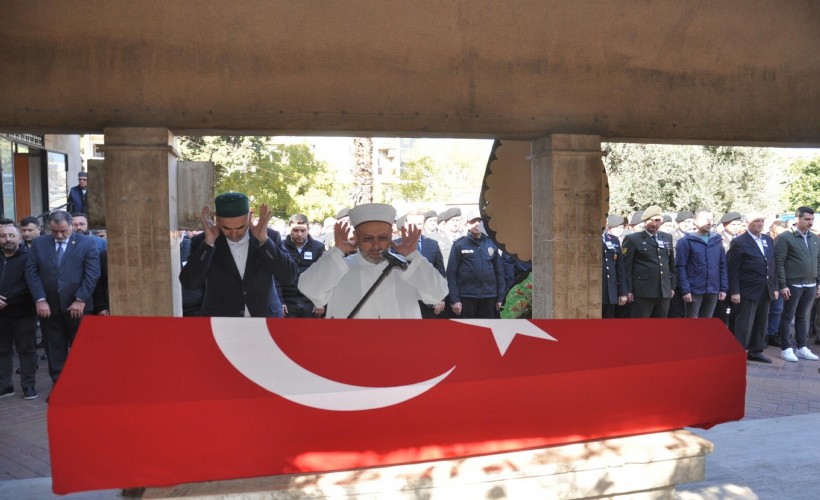 Kalp krizinden ölen Uzman Çavuş, memleketi Manisa'da toprağa verildi