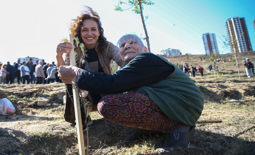 Karşıyaka’da her yeni daire için iki fidan dikilecek