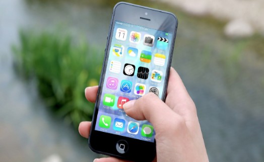 1 Ocak'ta yürürlüğe giriyor: Telefon kullanan herkesten kesilecek