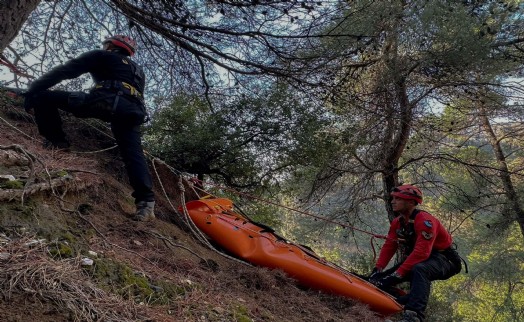 2 gündür kayıp olarak aranırken uçurumda ölü bulundu