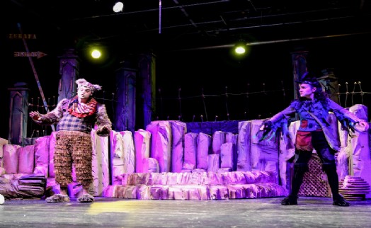 BBŞT'den Bornovalı miniklere tiyatro şöleni