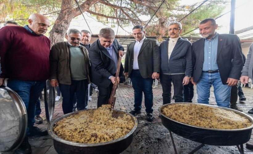 Başkan Tugay lokma duasına katıldı: Gönüller bir oldu, lokmalar paylaşıldı