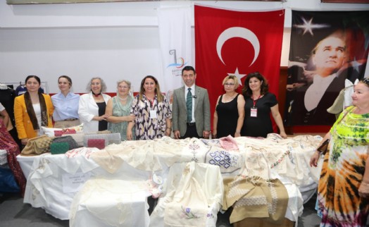 Bayraklı'da ‘Gelenekten geleceğe kadın buluşmaları'