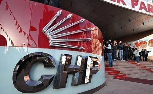 CHP lideri Özel'den sosyal medya uyarısı