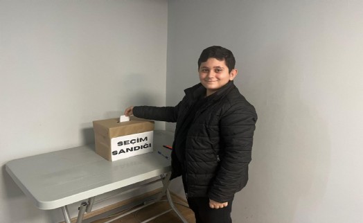 İzmir Çocuk Meclisi'nde seçim heyecanı