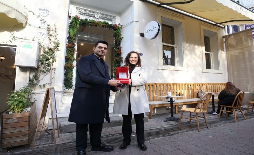 Karşıyaka Belediyesi’nden tarihi restorasyon projelerine teşekkür plaketi