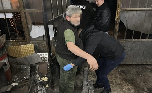 Kütahya'da sahte içki operasyonu; 3 gözaltı