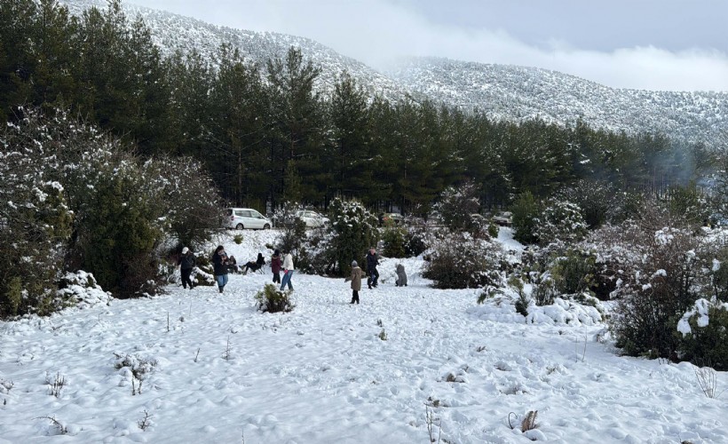 Muğla'nın yüksek kesimlerinde kar etkili oldu