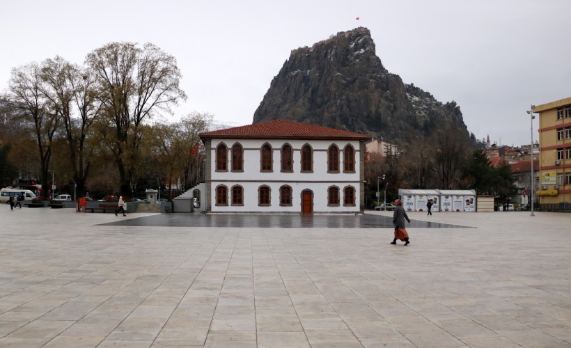 Okulların tatil edildiği Afyonkarahisar'da beklenen kar yağışı olmadı