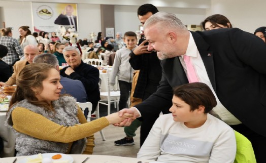 Menemen'de özel çocuklarla çok özel kutlama