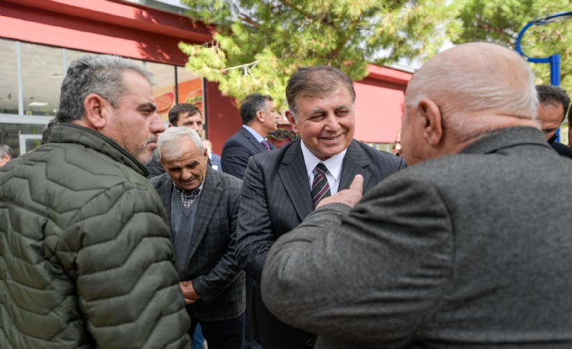 Tugay yeni uygulamayı Kınık'ta açıkladı: Her ilçe için sekreterya