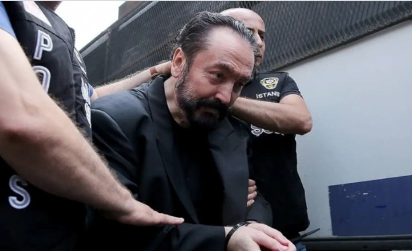 Adnan Oktar cezaevinden örgütü böyle 'diri' tutmuş: 15 günde 200 avukatla görüşmüş!