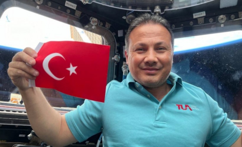 Alper Gezeravcı'ya Türkiye Uzay Ajansı'nda görev
