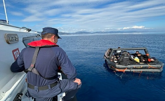 Bodrum'da 30 kaçak göçmen kurtarıldı
